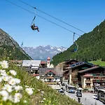 & Alpinhotel Post Hotel 4*