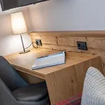 & Alpinhotel Post Hotel 4*