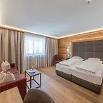 & Alpinhotel Post Hotel