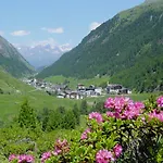 & Alpinhotel Post Hotel