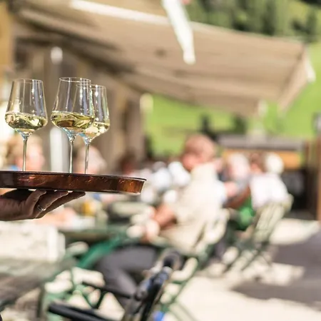 & Alpinhotel Post Hotel 4*