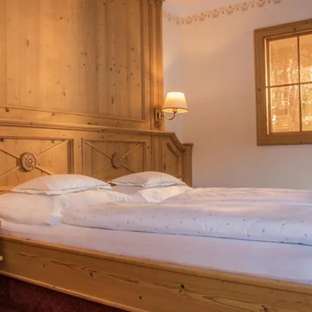 & Alpinhotel Post Hotel 4*
