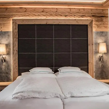 & Alpinhotel Post