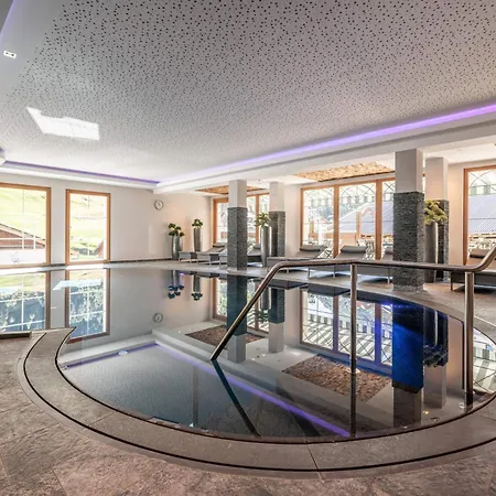 & Alpinhotel Post Hotel
