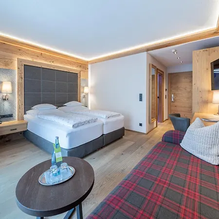 & Alpinhotel Post 4* Vent