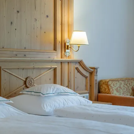 & Alpinhotel Post