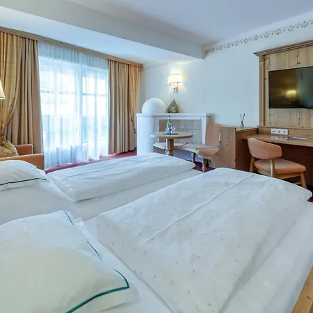 & Alpinhotel Post فندق فنت